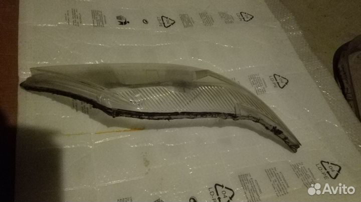 Toyota camry 40 стекло фары