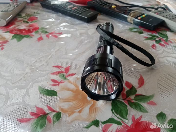 Фонарик светодиодный аккумуляторный
