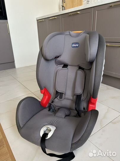 Детское автокресло Chicco youniverse FIX 9-36