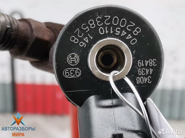 Форсунка Volvo S40 рест. 2001 8200238528