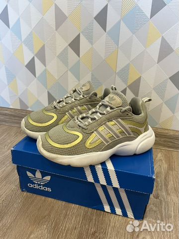 Кроссовки adidas 30