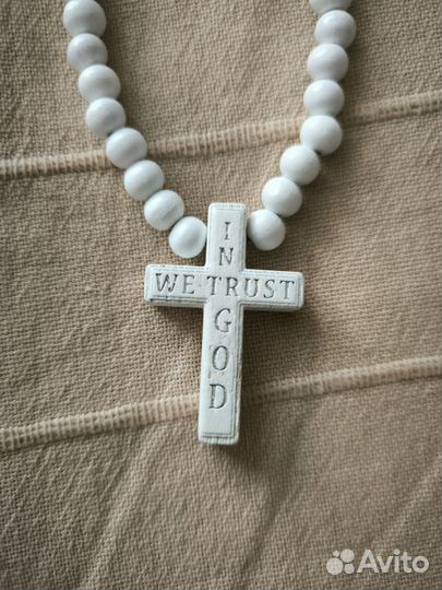 Бусы с крестом