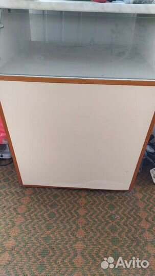 Тумба-витрина бу