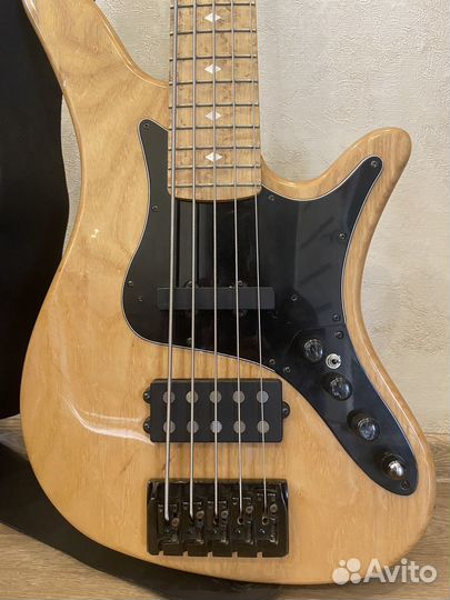 Бас-гитара Carvin SB5000
