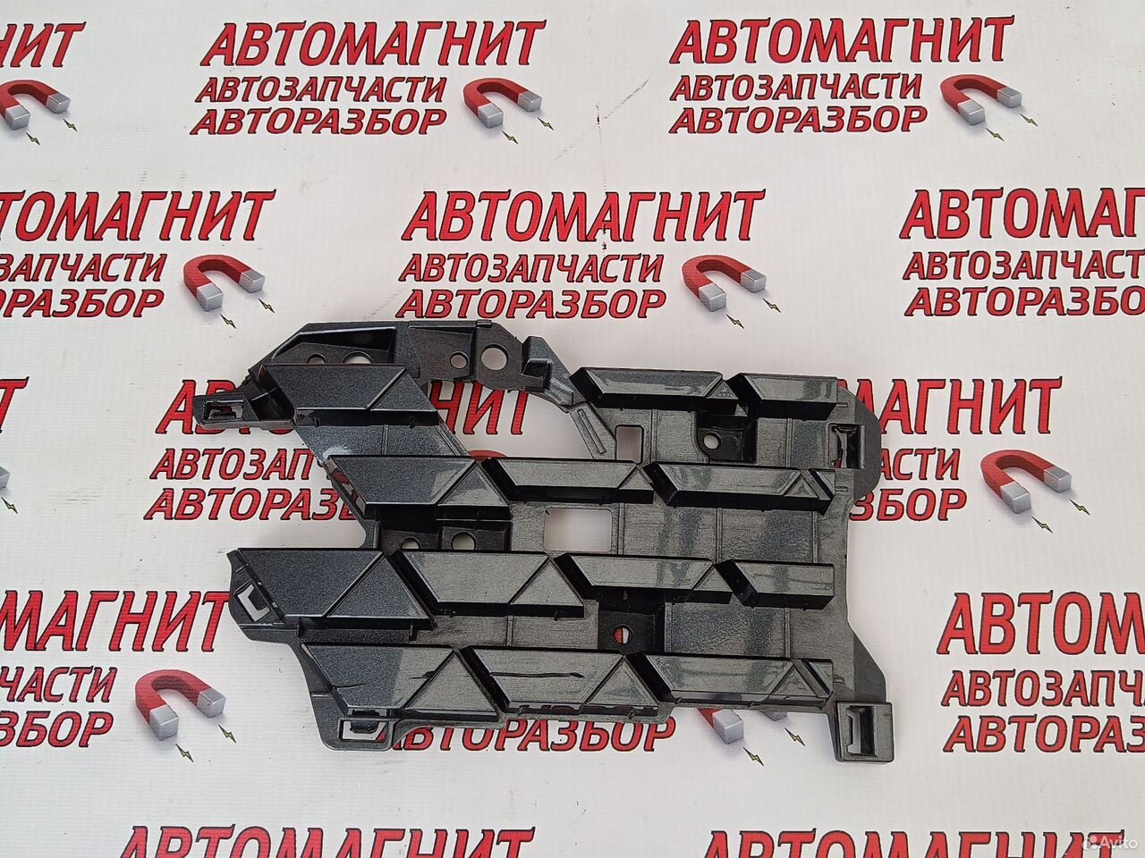 Накладка переднего бампера правая Чанган UNI-V