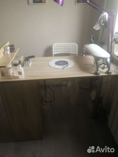 Стол для маникюра с вытяжкой