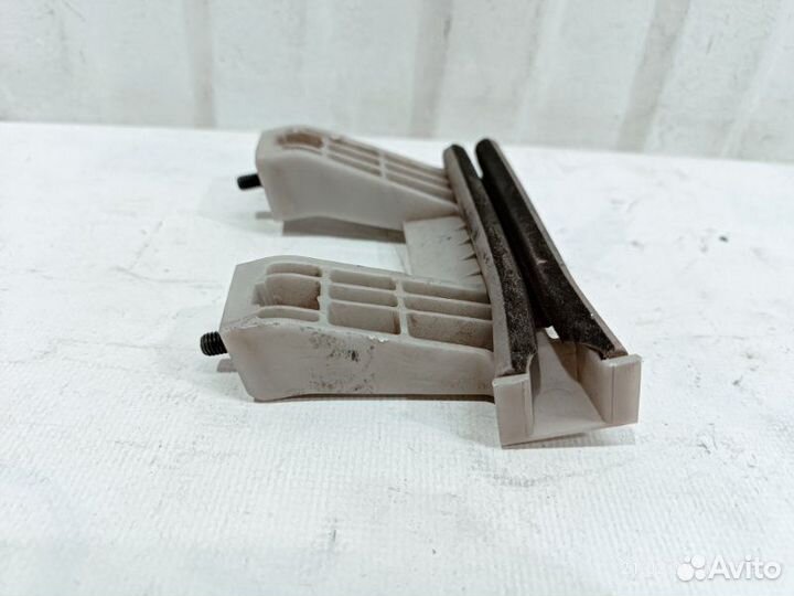 Направляющая стекла двери передняя левая Kia Ceed