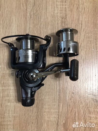 Катушка рыболовная с байтранером,карповая