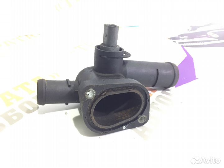 Шкода Октавия Корпус термостата