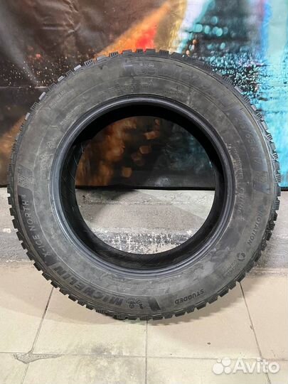 Michelin X-Ice North 4 215/65 R17