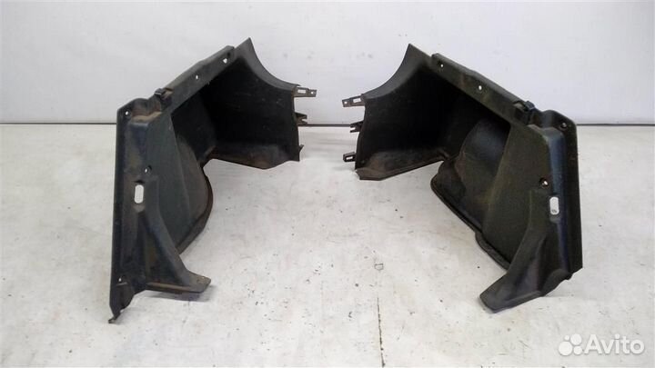 Обшивка багажника км-т Mazda 323 С ва 97-00г