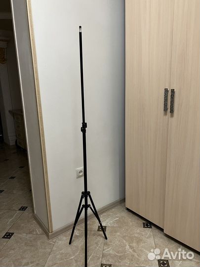 Штатив для телефона с лампой