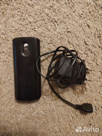 Samsung E2121B