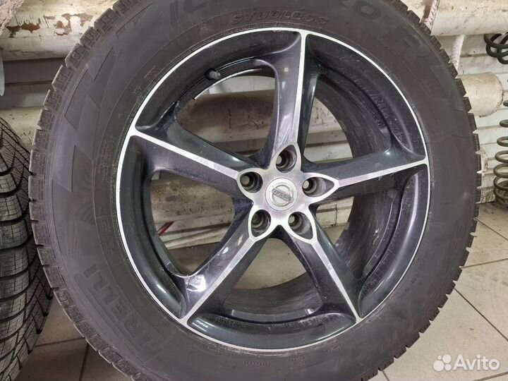 Зимние колеса 235/60 r18 на дисках