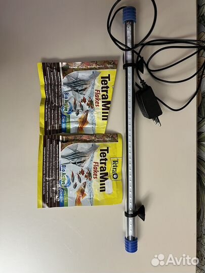 Корм для рыбок+лампа в аквариум