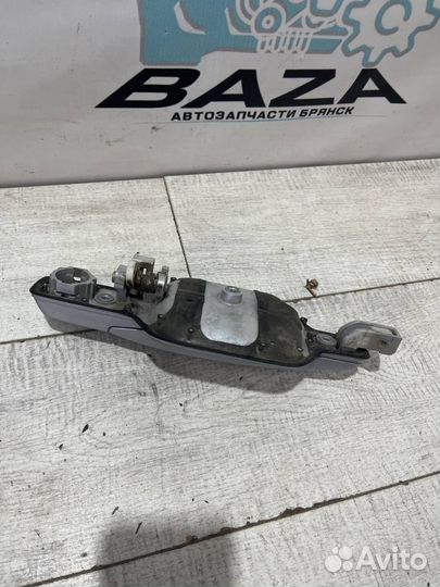 Ручка двери правая Mitsubishi Pajero 4