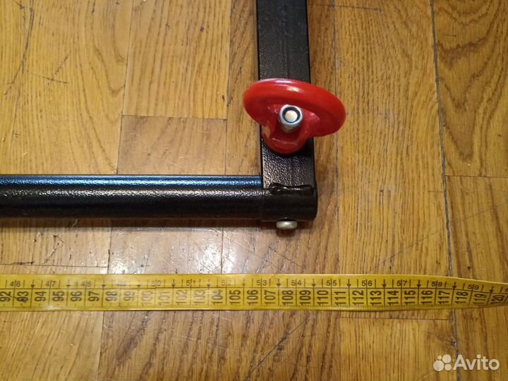 Турник настенный