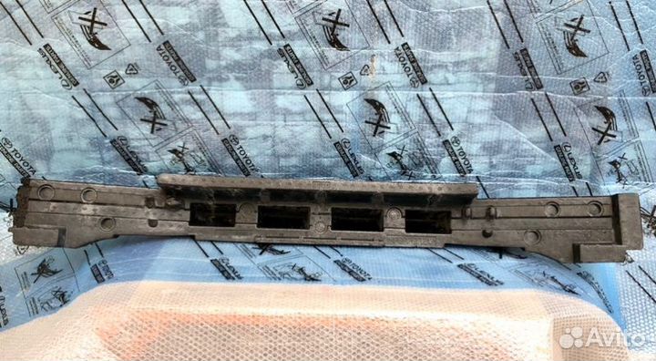 Усилитель бампера передний Lexus Lx 570 2007-2011