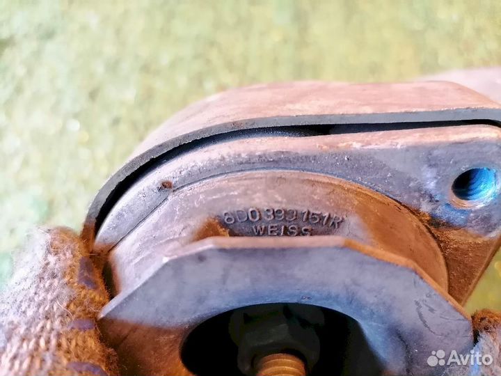 Опора кпп (подушка) 8D0399151R Audi A4 A4 B6 8EC с