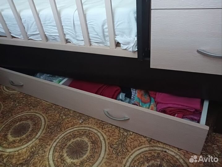 Детская кроватка трансформер с маятником