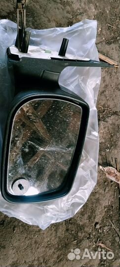 Левое заднее зеркало granta