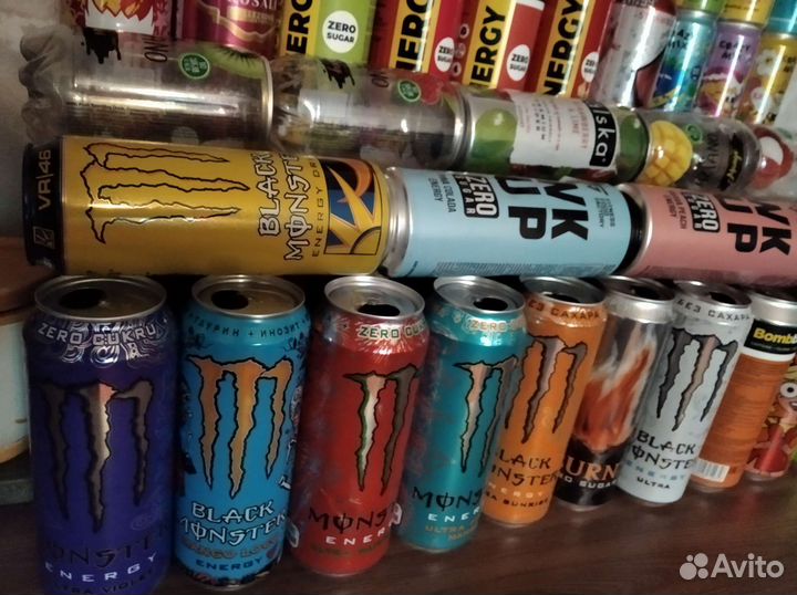 Коллекция банок из под энергетических напитков