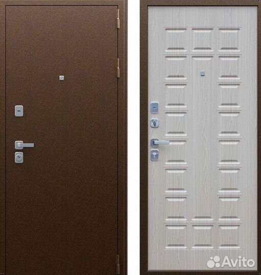 Дверь входная коричневая металлическая