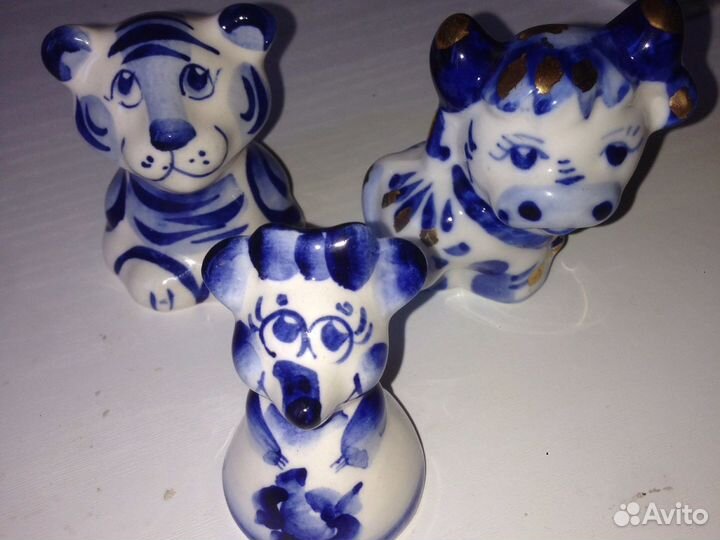 Статуетки стмвол года Гжель ручная работа