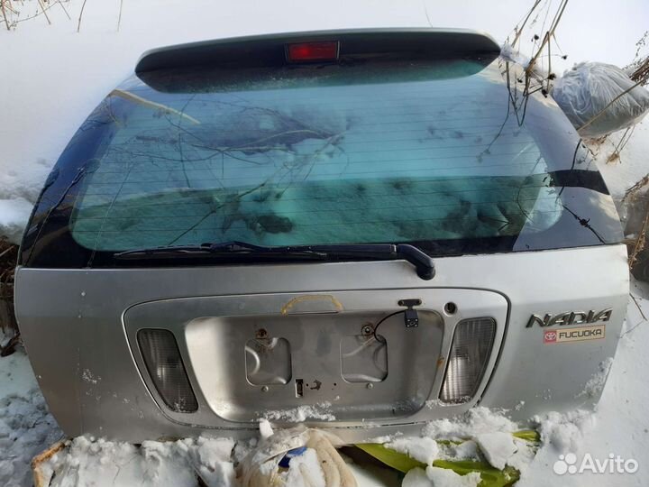 Крышка багажника Toyota Nadia SXN10
