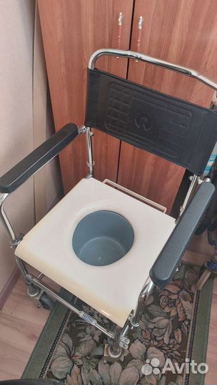 Санитарный стул туалет на колесах