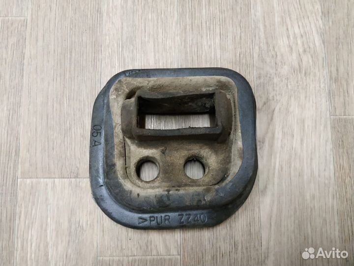 Уплотнитель трубок радиатора отопителя Ford Focus3