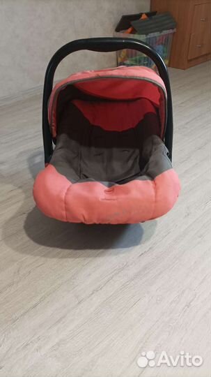 Автомобильное кресло от 0
