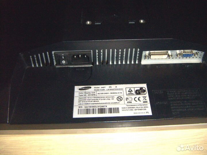 Монитор Samsung SyncMaster 940T с дефектом