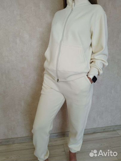 Женский костюм