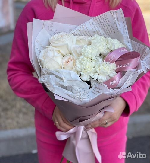 Сборный букет из диантусов и роз