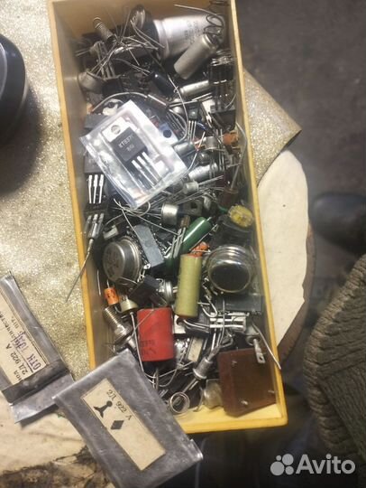 Продам радиодетали, микросхемы, резисторы, транс