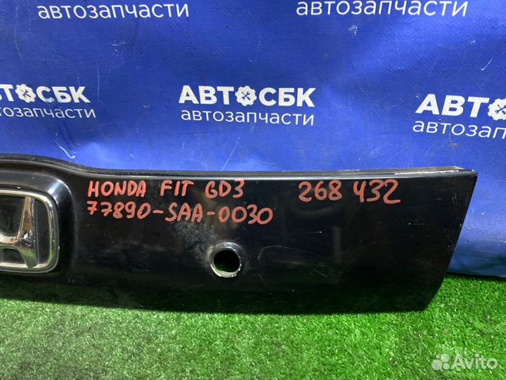 Накладка 5-й двери Honda Fit GD L13A 2001-2007