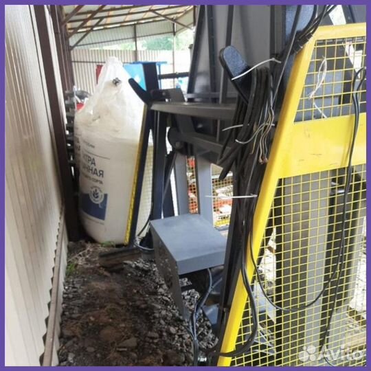 Опрокидыватель разгрузки контейнеров 