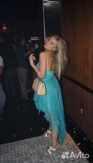 Платье, купленное в Лос-Анжелесе