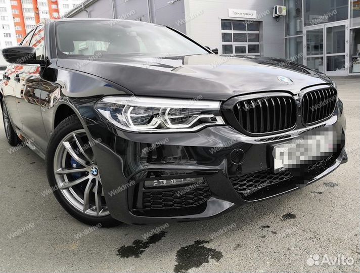 Решетки радиатора BMW 5 G30 одинарые черный глянец