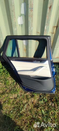 Задняя левая дверь BMW G31 синего цвета бмв