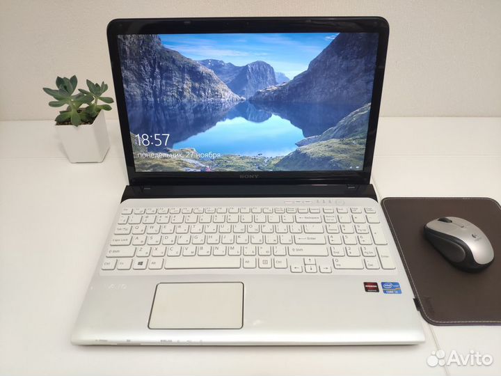 Sony Vaio / I5 / 8GB / 128SSD / Radeon 7650M