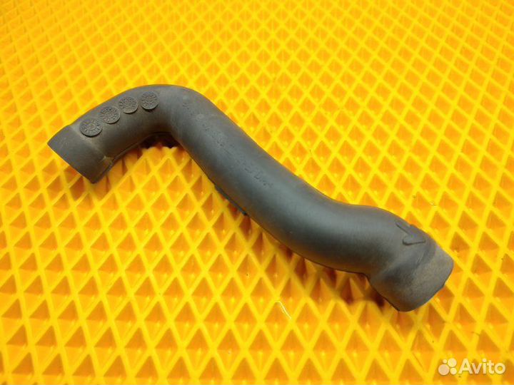 Патрубок воздушного фильтра Mercedes Cls W219 3.5