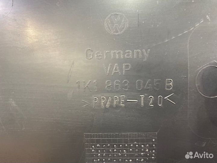 Накладка на консоль между сиденьями левая