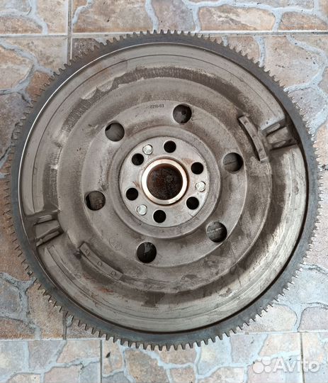 Двухмассовый маховик и комплект сцепления Ниссан