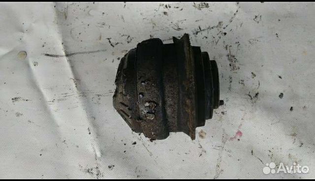 Подушка двигателя Мерседес W202 diesel