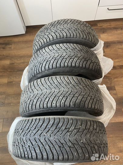 Nokian Tyres Hakkapeliitta 8 215/55 R17