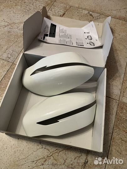 Накладка зеркала Nissan Juke KE960-BV030XX Новая