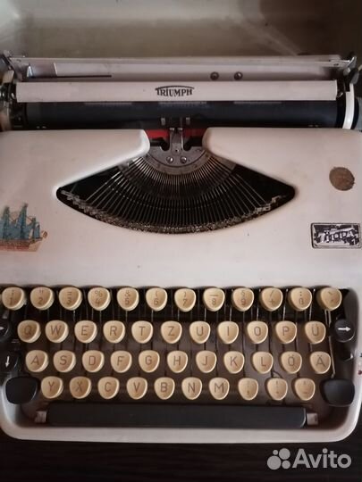 Пишущая машинка триумф