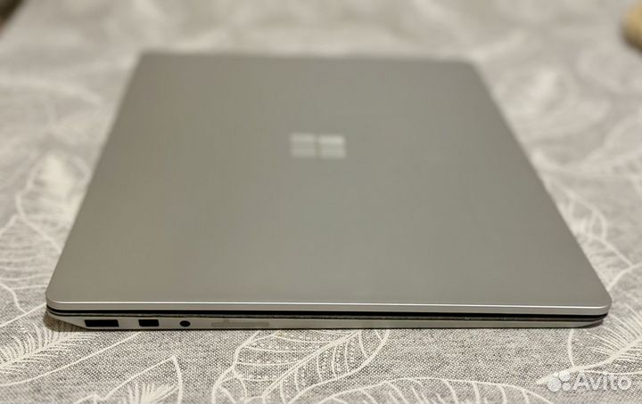 Microsoft Surface Laptop 2 i5 8/256Gb